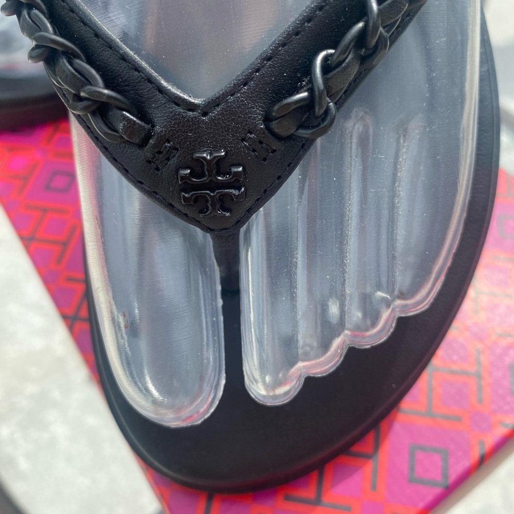 NIB Tory Burch size 7.5 Black Chain cushion bottom sandals 🩴